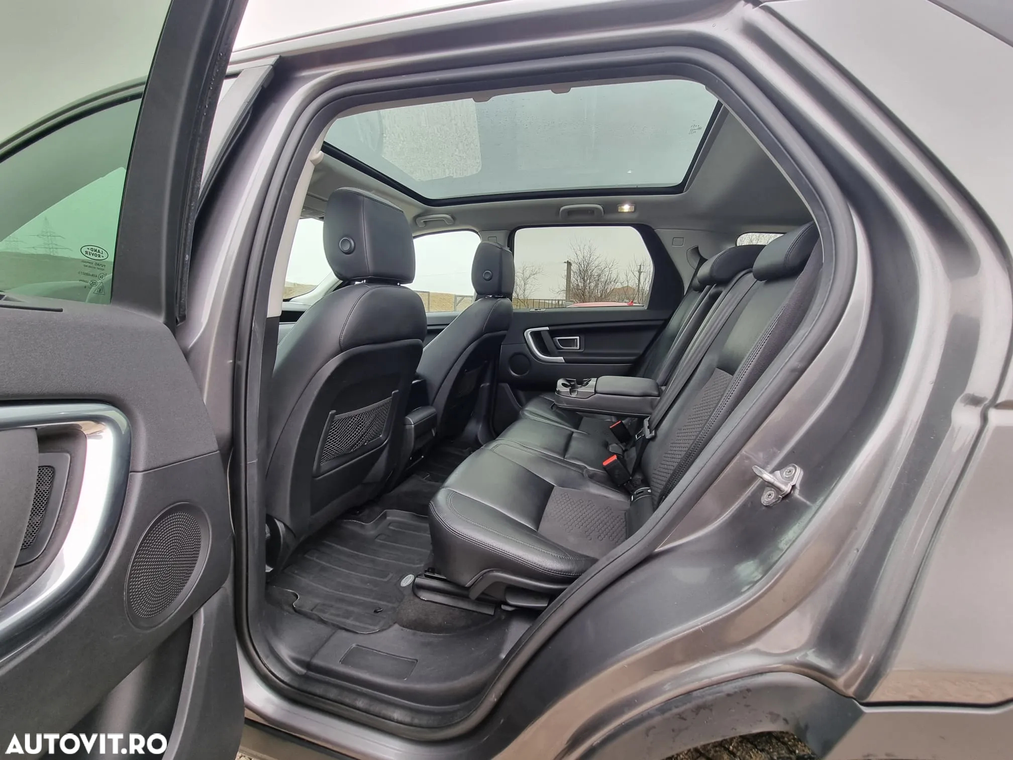 Land Rover Discovery Sport 2.0 D180 R-Dynamic MHEV SE - 11
