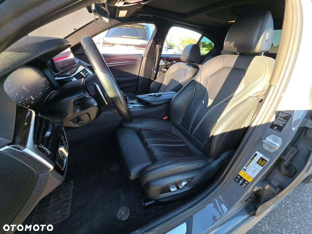BMW Seria 5 530i xDrive M Sport Edition - 5