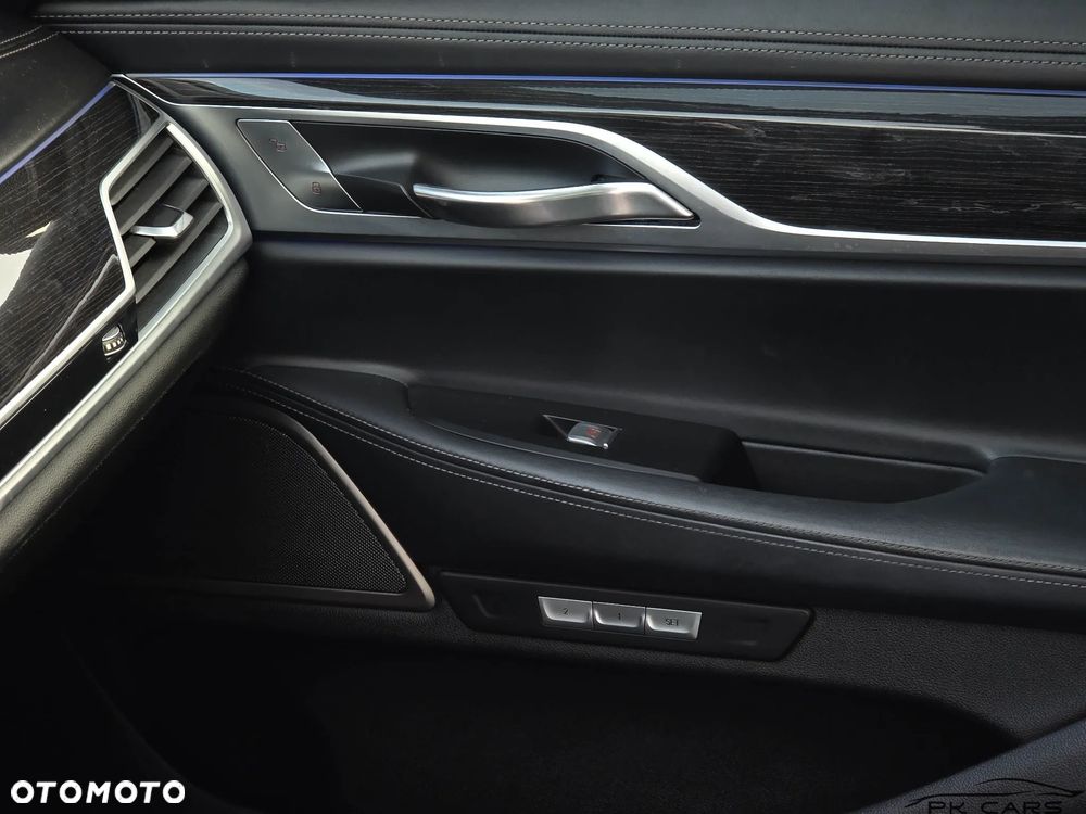 BMW Seria 7 730d xDrive - 29