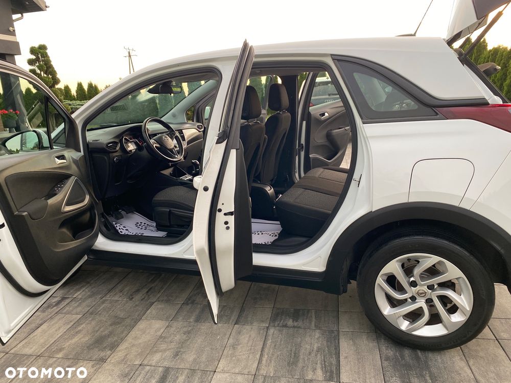Opel Crossland X 1.2 T Design Line S&S - 23
