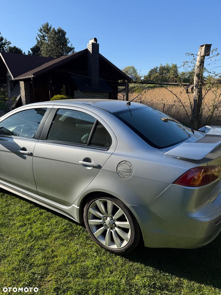 Mitsubishi Lancer - 3