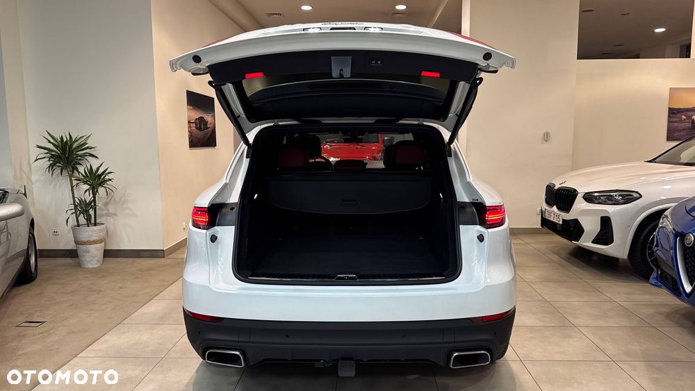 Porsche Cayenne - 40