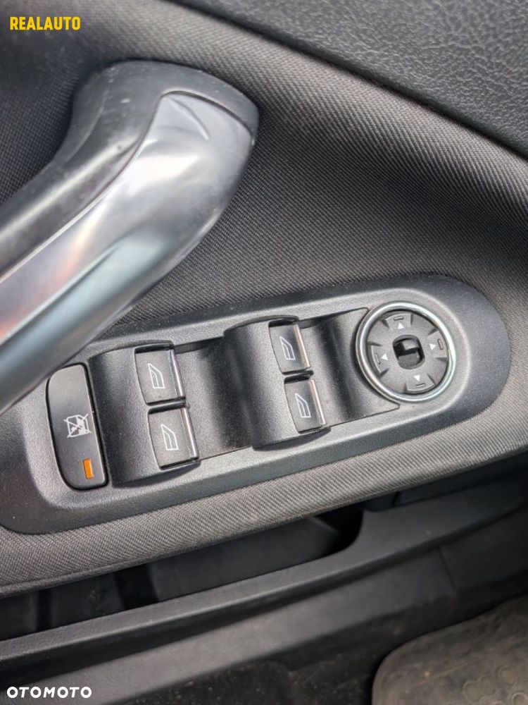 Ford Mondeo - 12