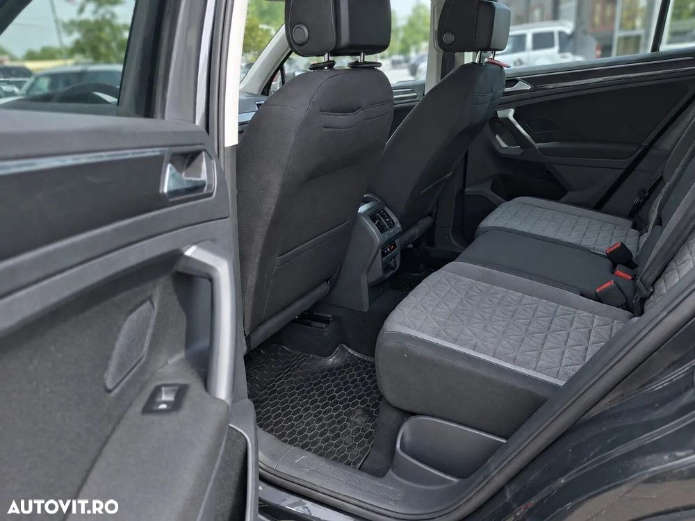 Volkswagen Tiguan - 11