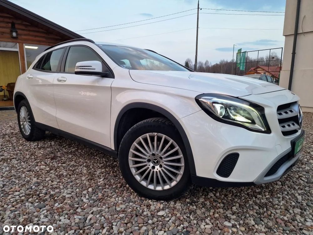 Mercedes-Benz GLA - 3