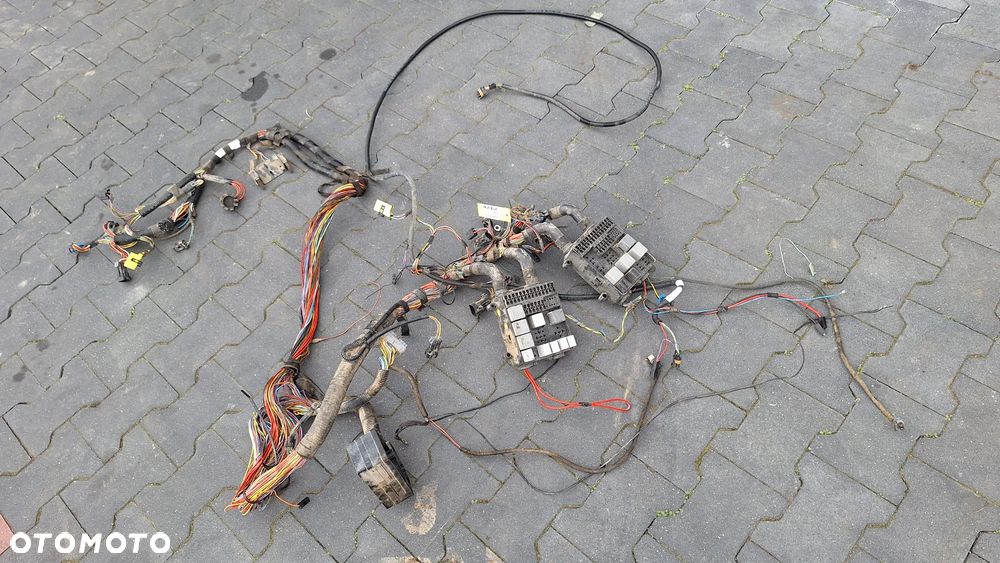 John Deere seria 6000, 6600 6400 6300 AL82335 instalacja elektryczna wiazka kabiny 6800 - 1