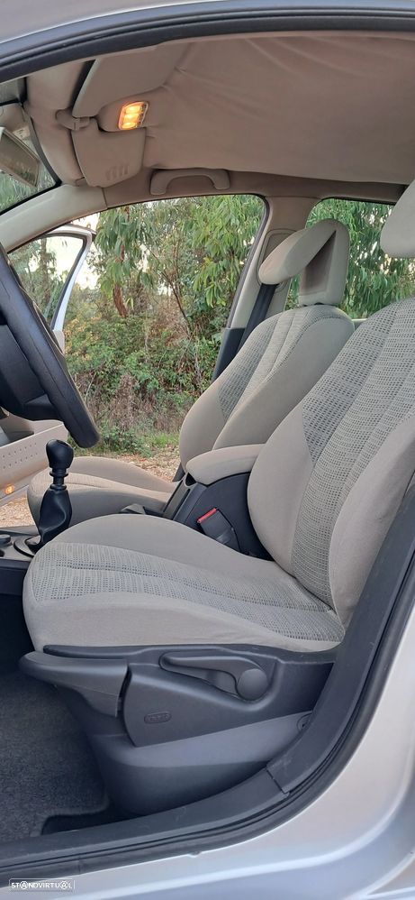 Renault Mégane 1.5 dCi Dynamique - 8