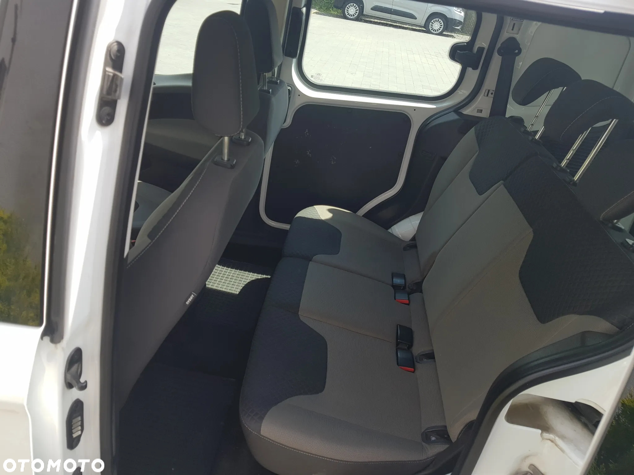 Ford Tourneo Courier 1.5 TDCi Trend - 13