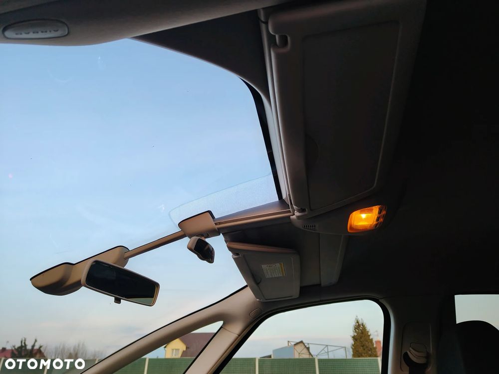 Citroën C4 Picasso 1.6 HDi FAP Exclusive - 24