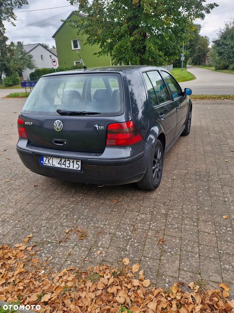 Volkswagen Golf 1.6 Comfortline - 10