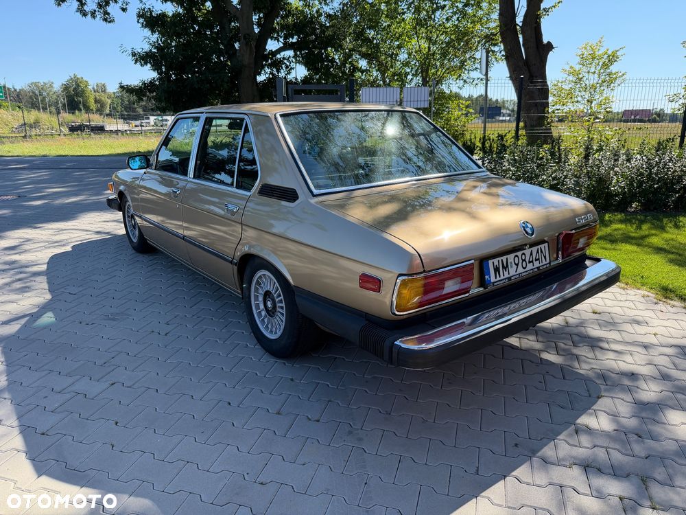 BMW Seria 5 528 i - 14