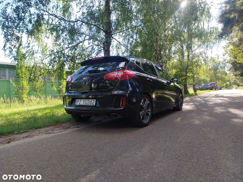 Kia Ceed 1.6 CRDi GT Line - 4
