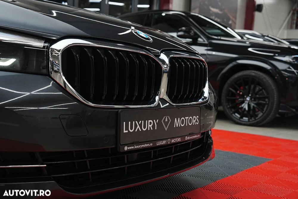 BMW Seria 5 530e xDrive Aut. - 22