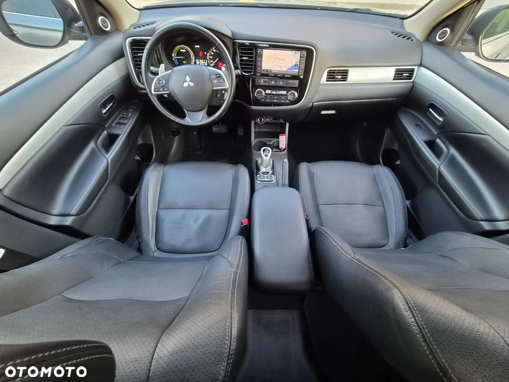Mitsubishi Outlander - 7