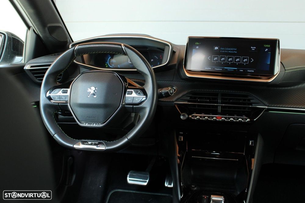 Peugeot e-208 GT+ - 4