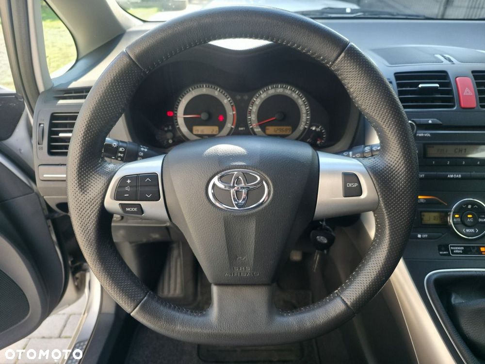 Toyota Auris - 18