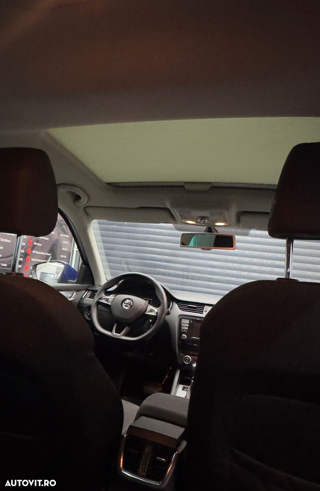 Skoda Octavia 1.6 TDI STYLE DSG - 17