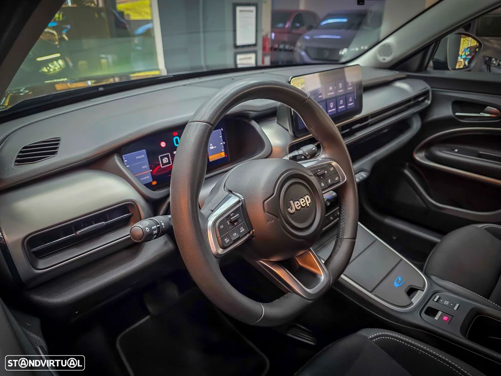 Jeep Avenger 1.2 e-Hybrid Longitude DCT - 15