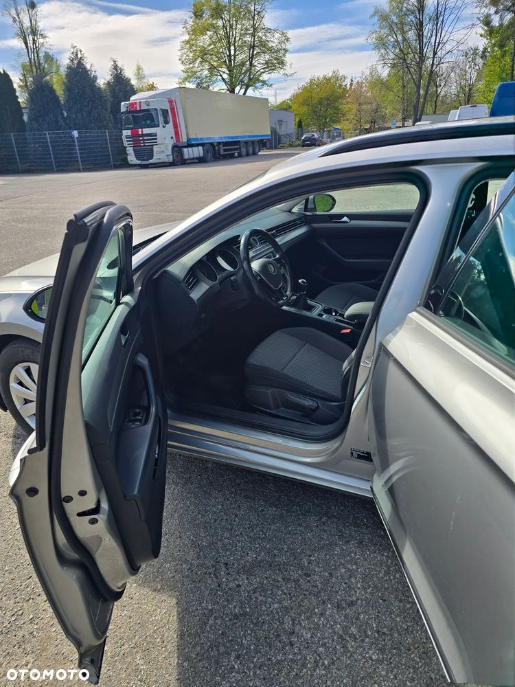 Volkswagen Passat 1.6 TDI BMT Trendline - 10