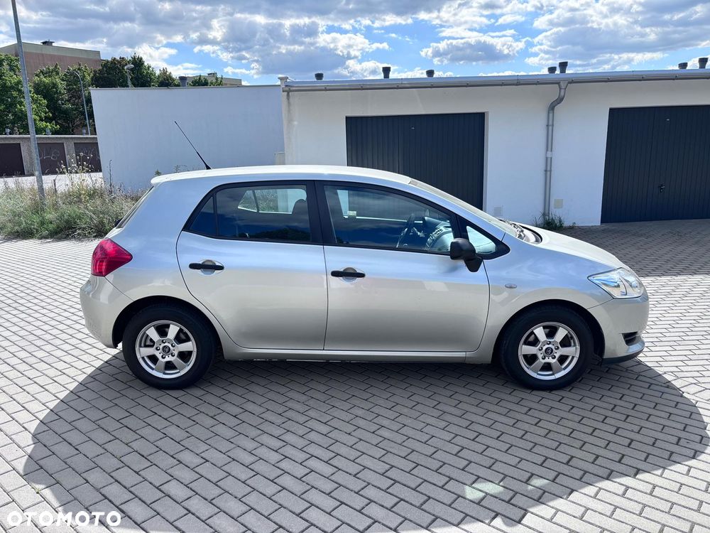 Toyota Auris ver-1-4-vvt--i-team - 15