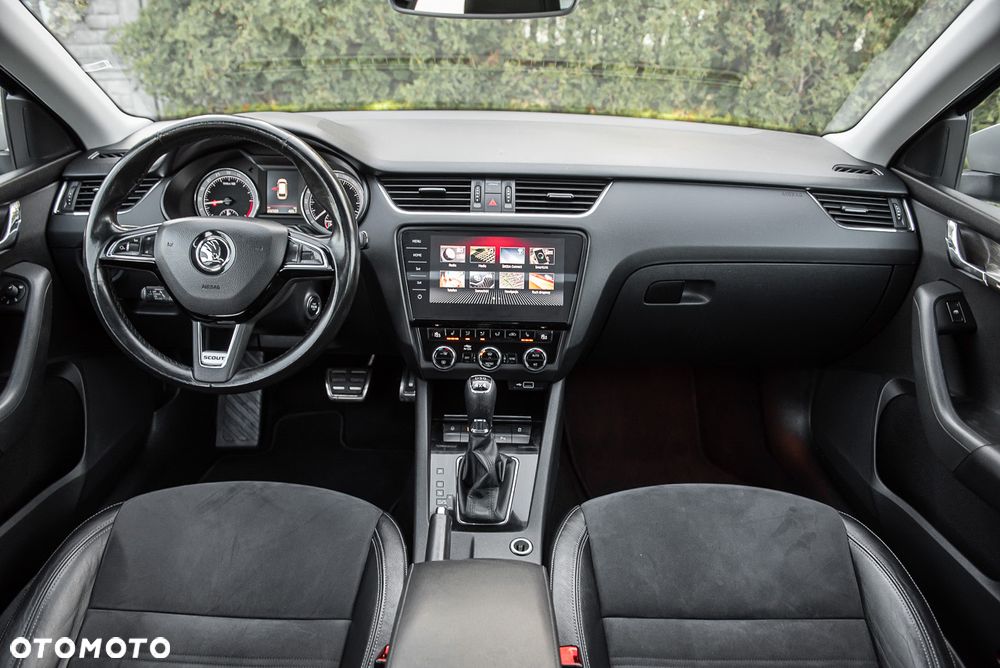 Skoda Octavia 2.0 TDI 4x4 DSG Scout - 28