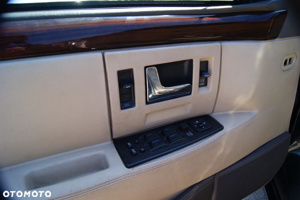 Cadillac Seville - 13