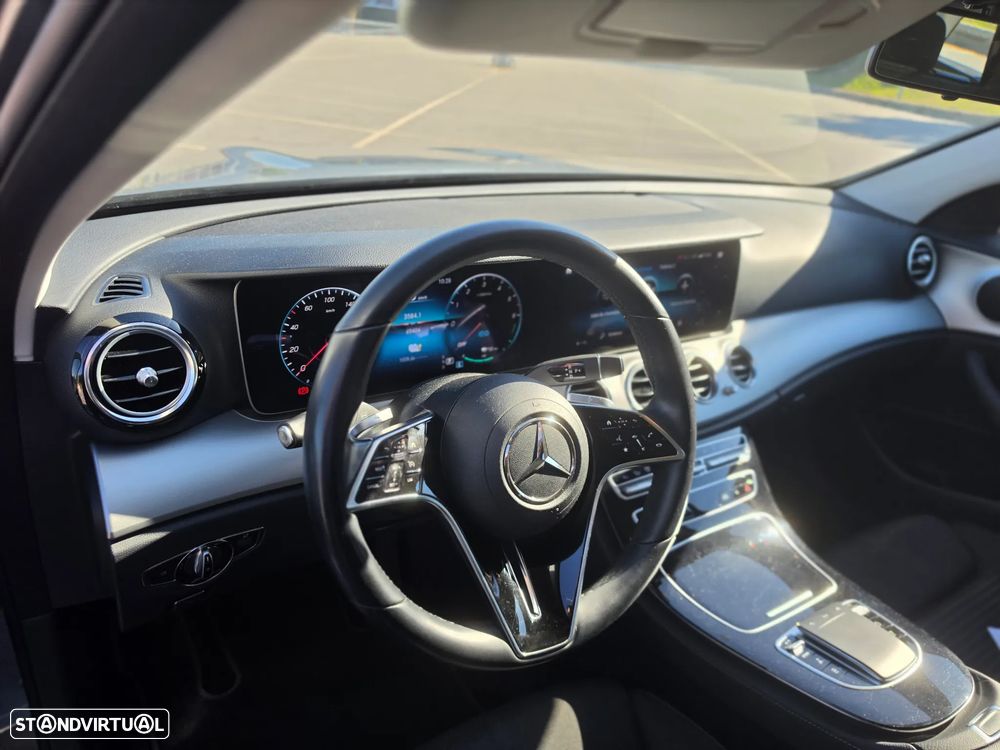 Mercedes-Benz E 300 de Avantgarde 4Matic - 4
