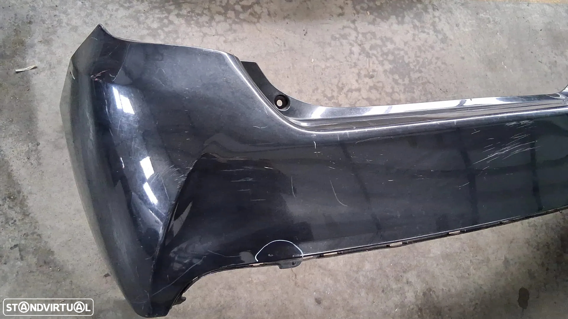 Para-choques traseiro Toyota Yaris P13 2014-2017 - 2
