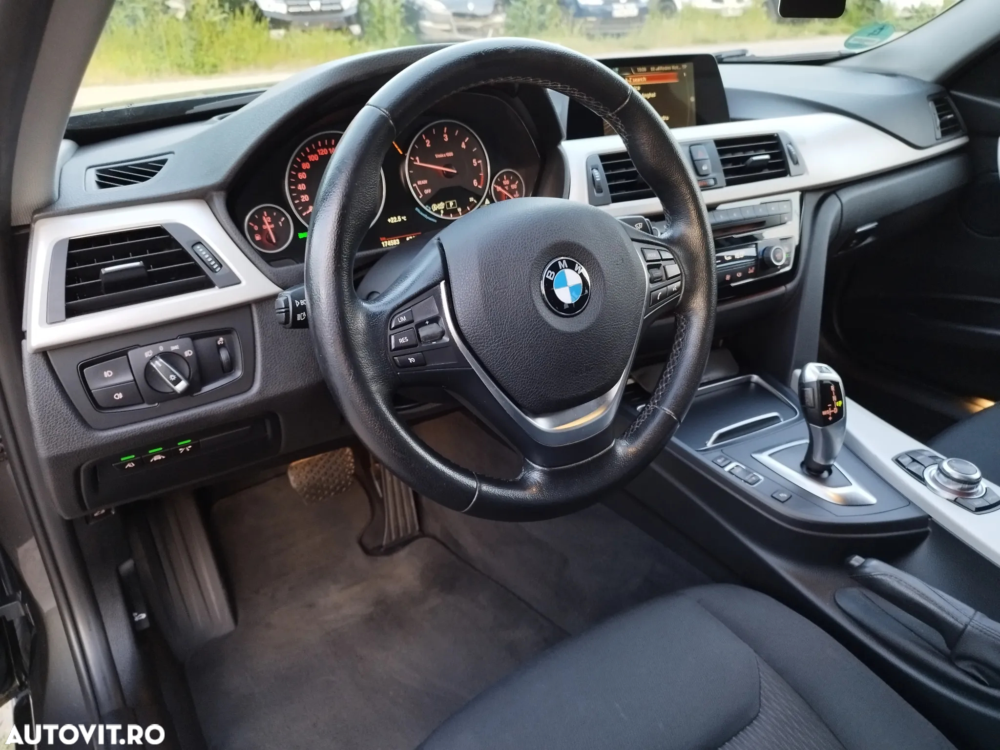 BMW Seria 3 318d Touring Aut. Advantage - 29