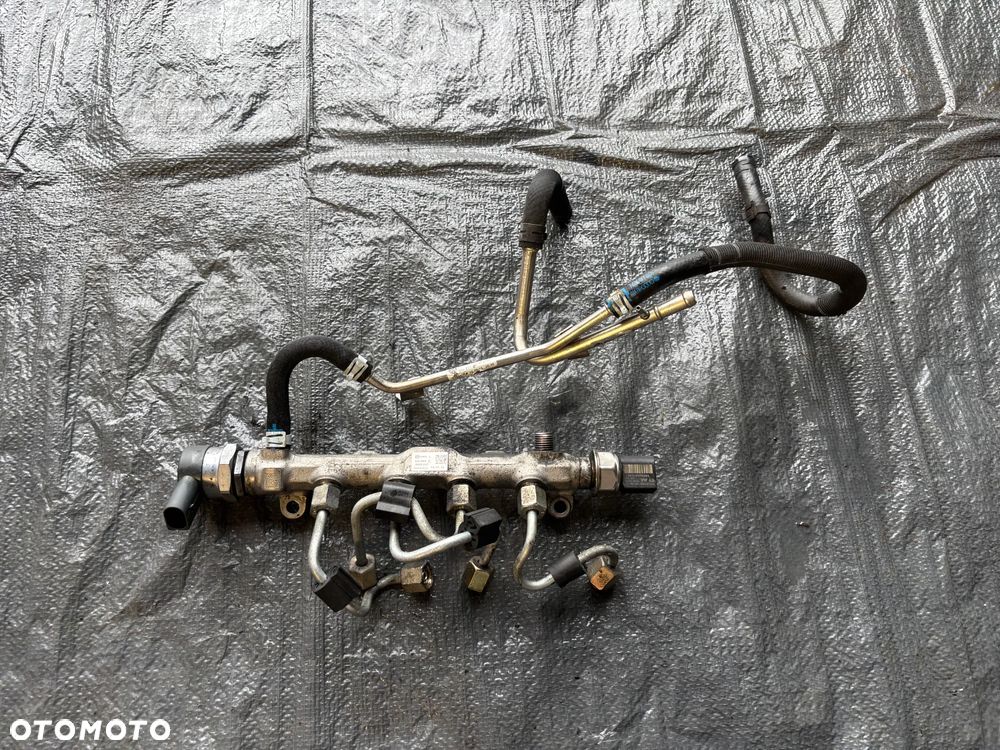 Vw Skoda Audi 1,6 diesel listwa wtryskowa 04L089B - 1