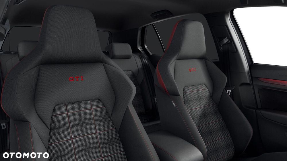 Volkswagen Golf - 8