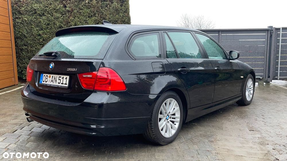 BMW Seria 3 318i Edition Exclusive - 24
