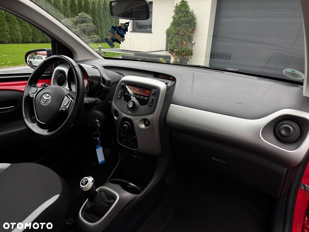 Toyota Aygo x-play - 24