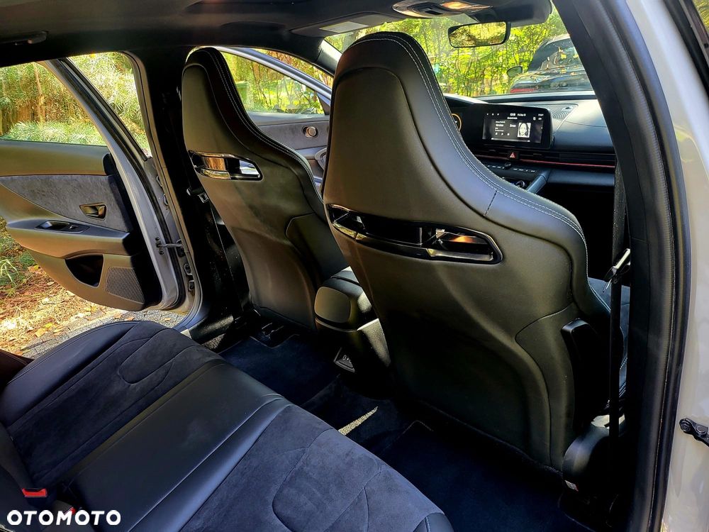 Hyundai Elantra - 14