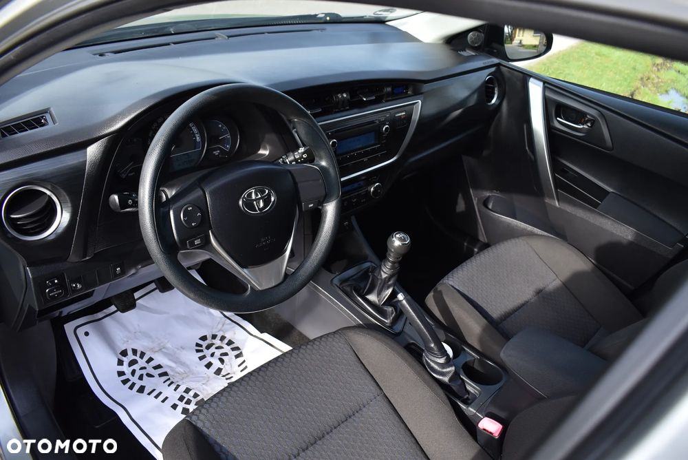 Toyota Auris - 18