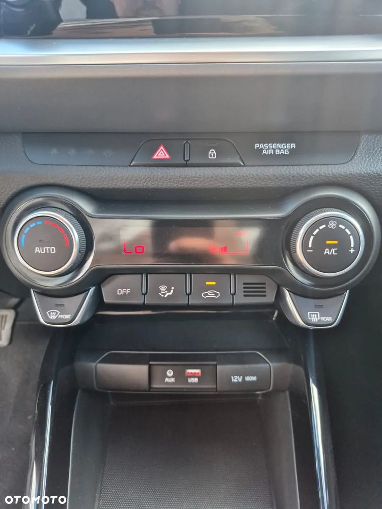 Kia Stonic - 27