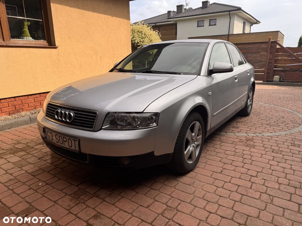 Audi A4 Limousine - 4