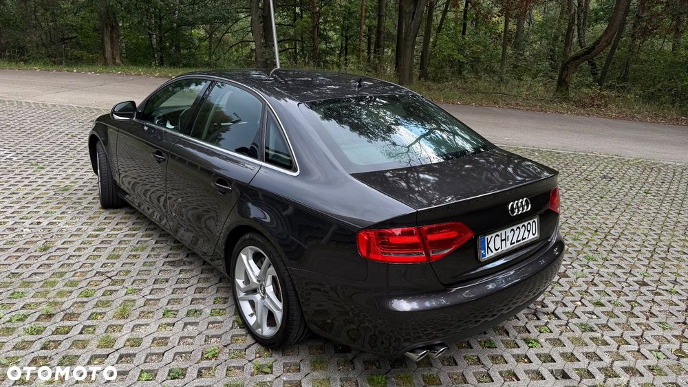 Audi A4 Limousine - 16