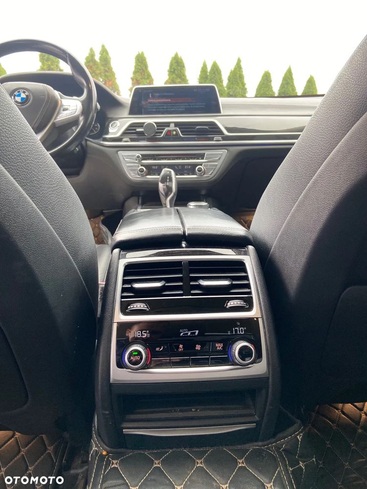 BMW Seria 7 740e iPerformance - 17