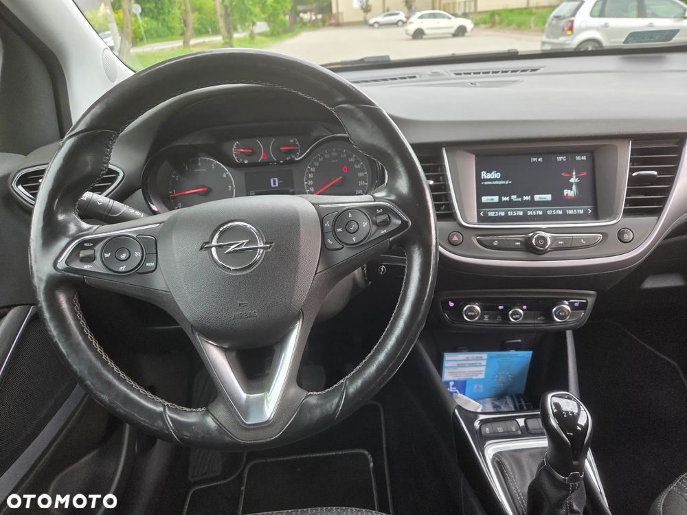 Opel Crossland X 1.2 Essentia - 36