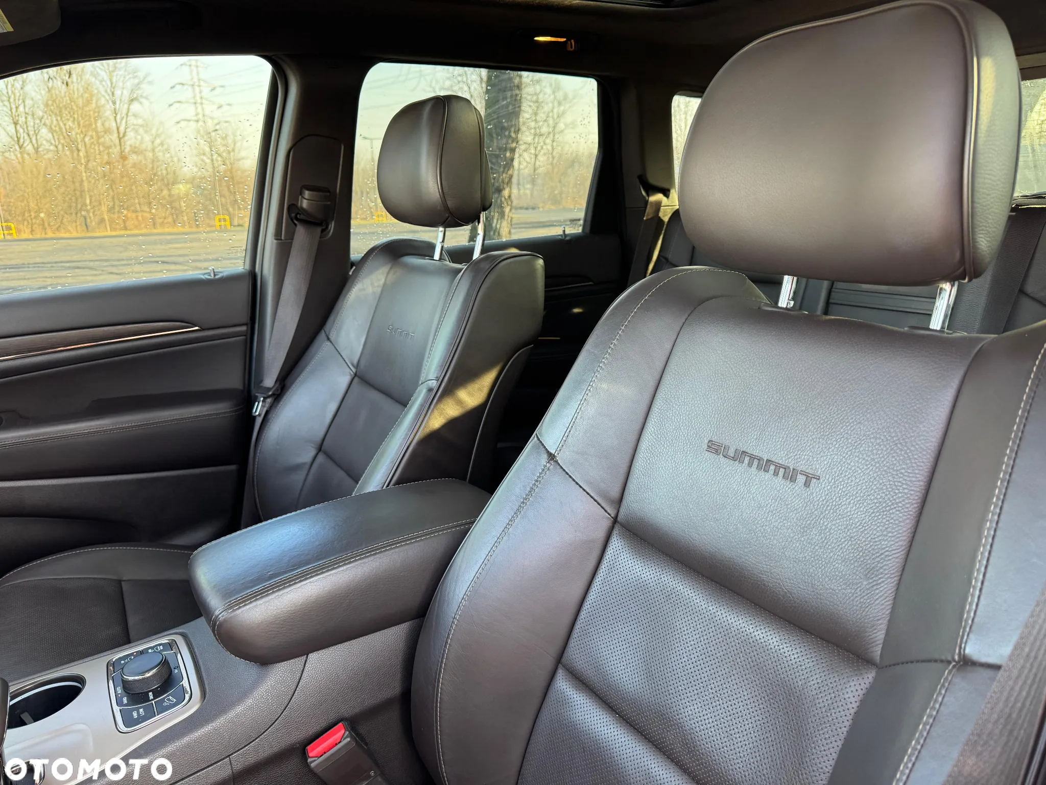 Jeep Grand Cherokee - 16