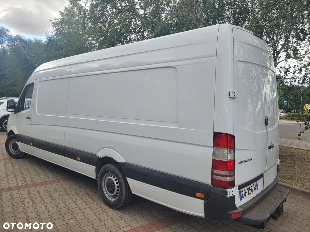 Mercedes-Benz Sprinter - 11