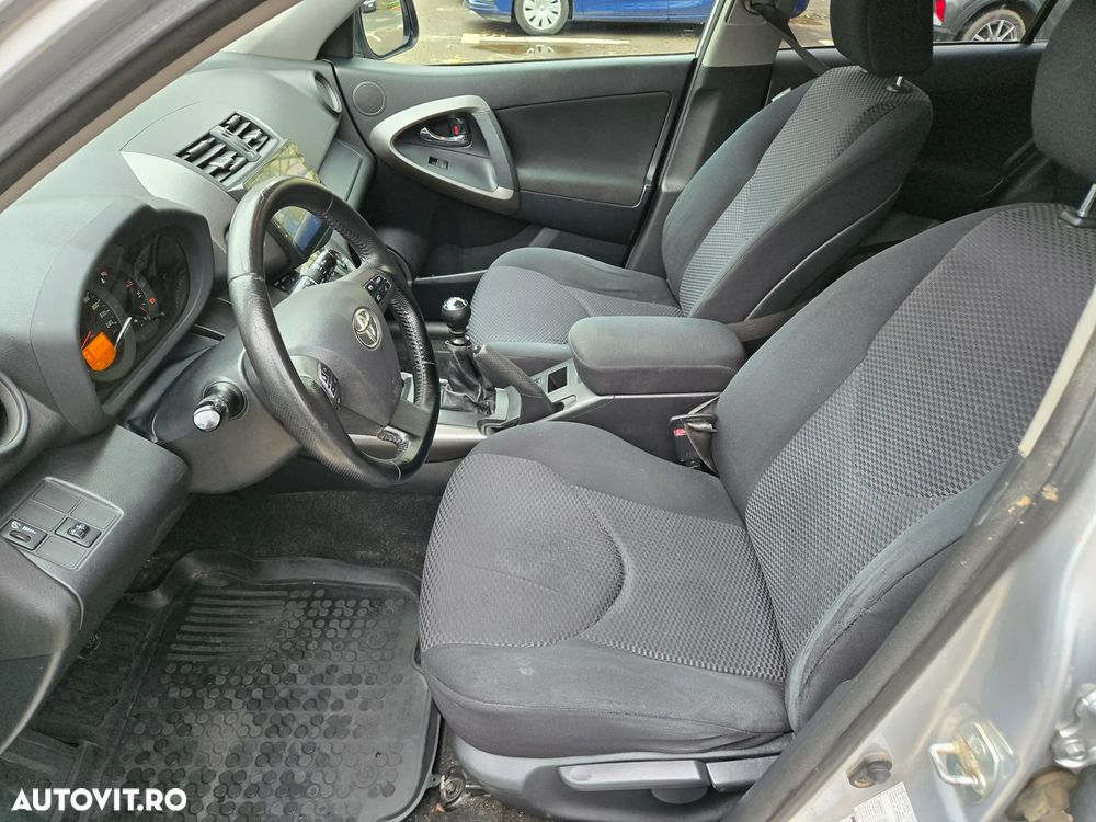 Toyota RAV4 2.2 D-4D Executive - 9