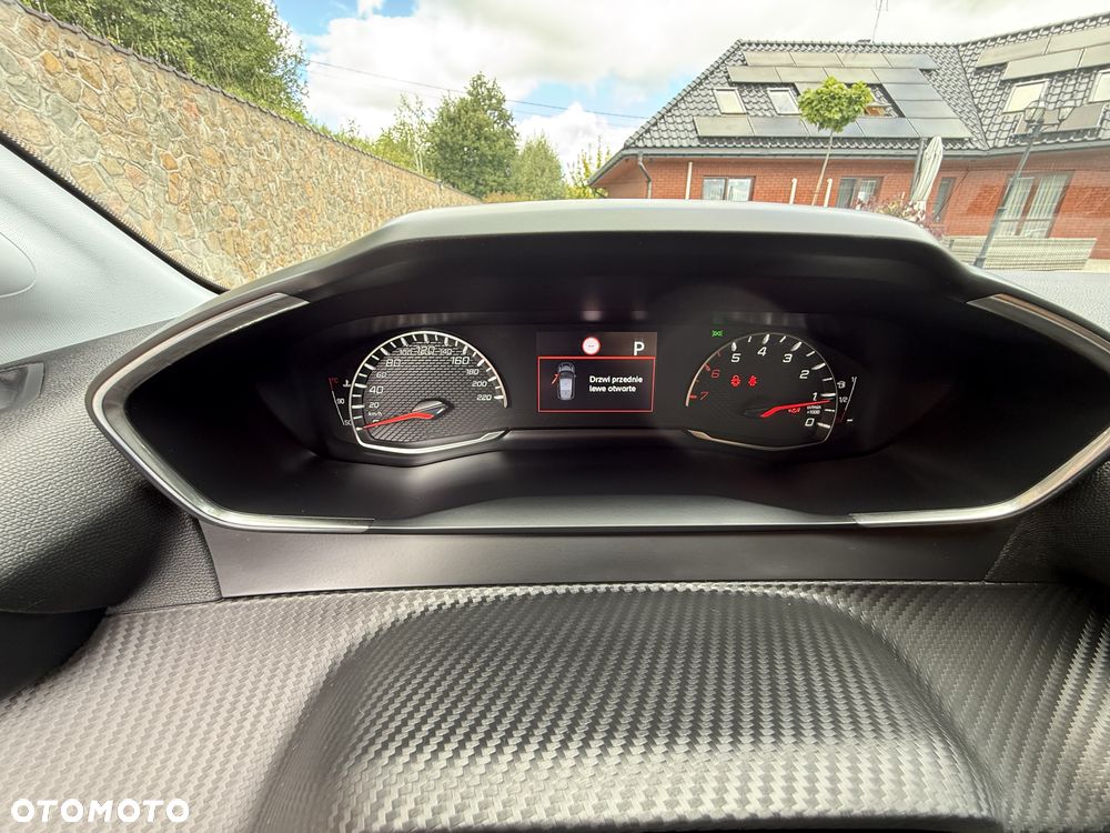 Peugeot 208 - 15
