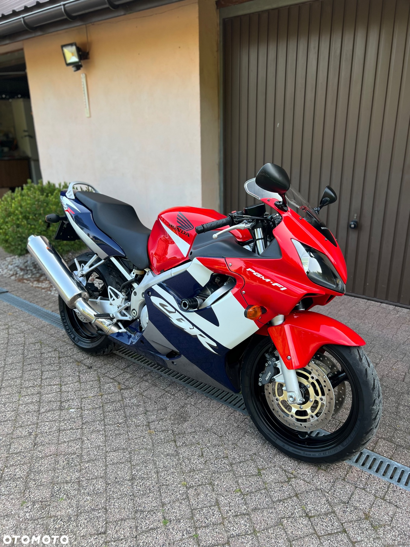 Honda CBR - 9