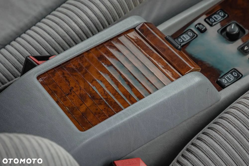 Mercedes-Benz W124 (1984-1993) - 21