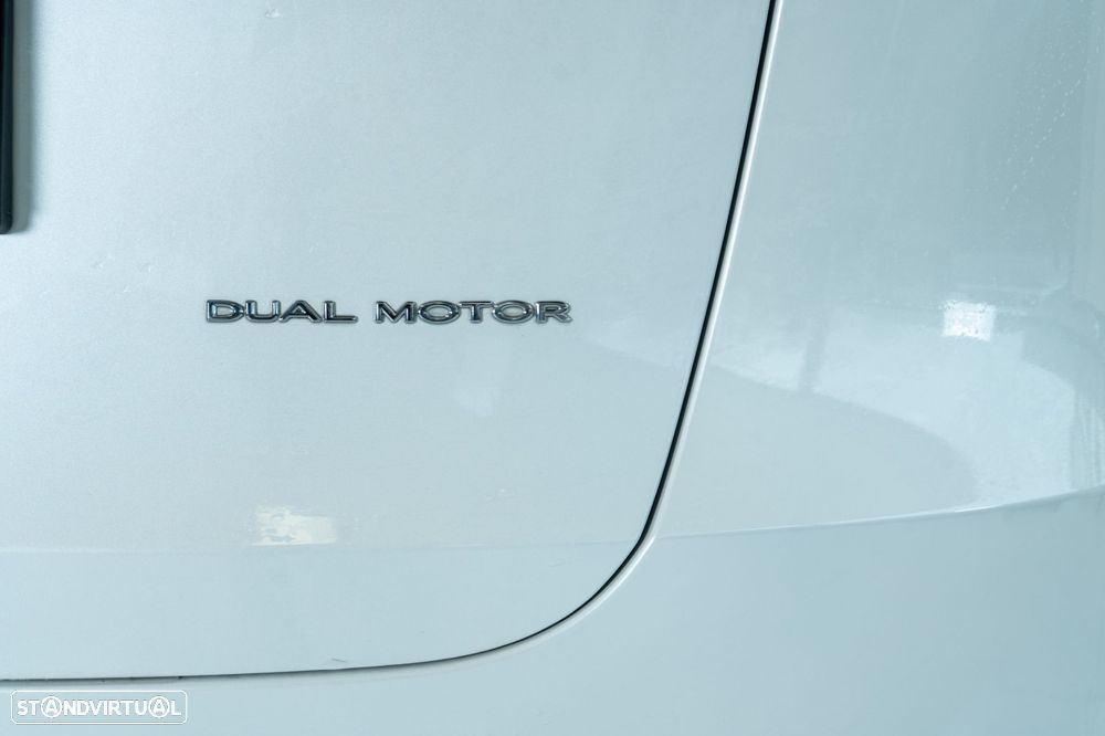 Tesla Model Y Long Range Dual Motor AWD - 23