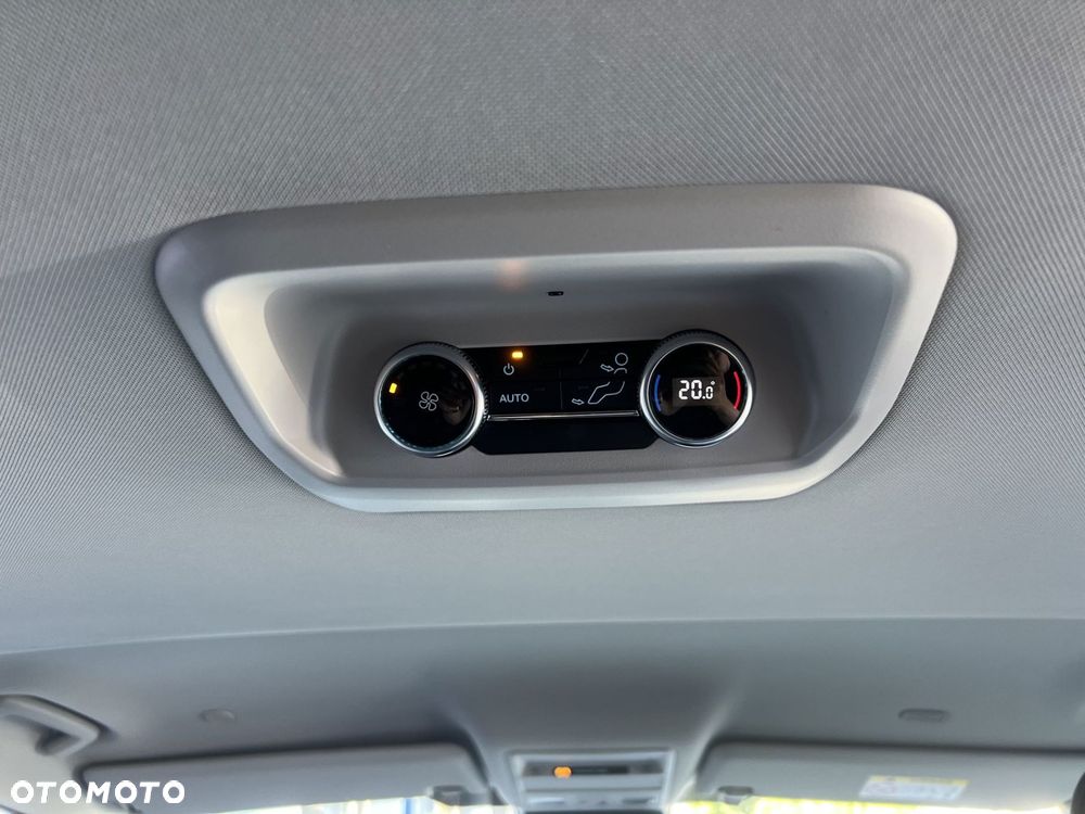 Ford Tourneo Custom - 21