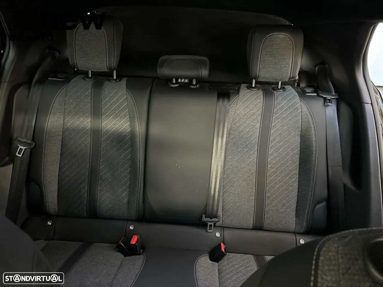 Peugeot 2008 1.5 BlueHDi Allure EAT8 - 15