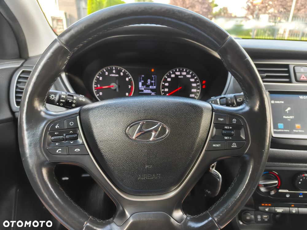 Hyundai i20 - 24